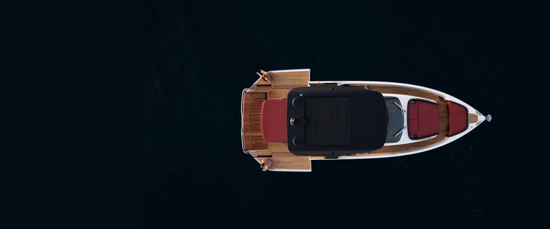 Aerial view of the Cranchi A46 yacht for charter in Cannes